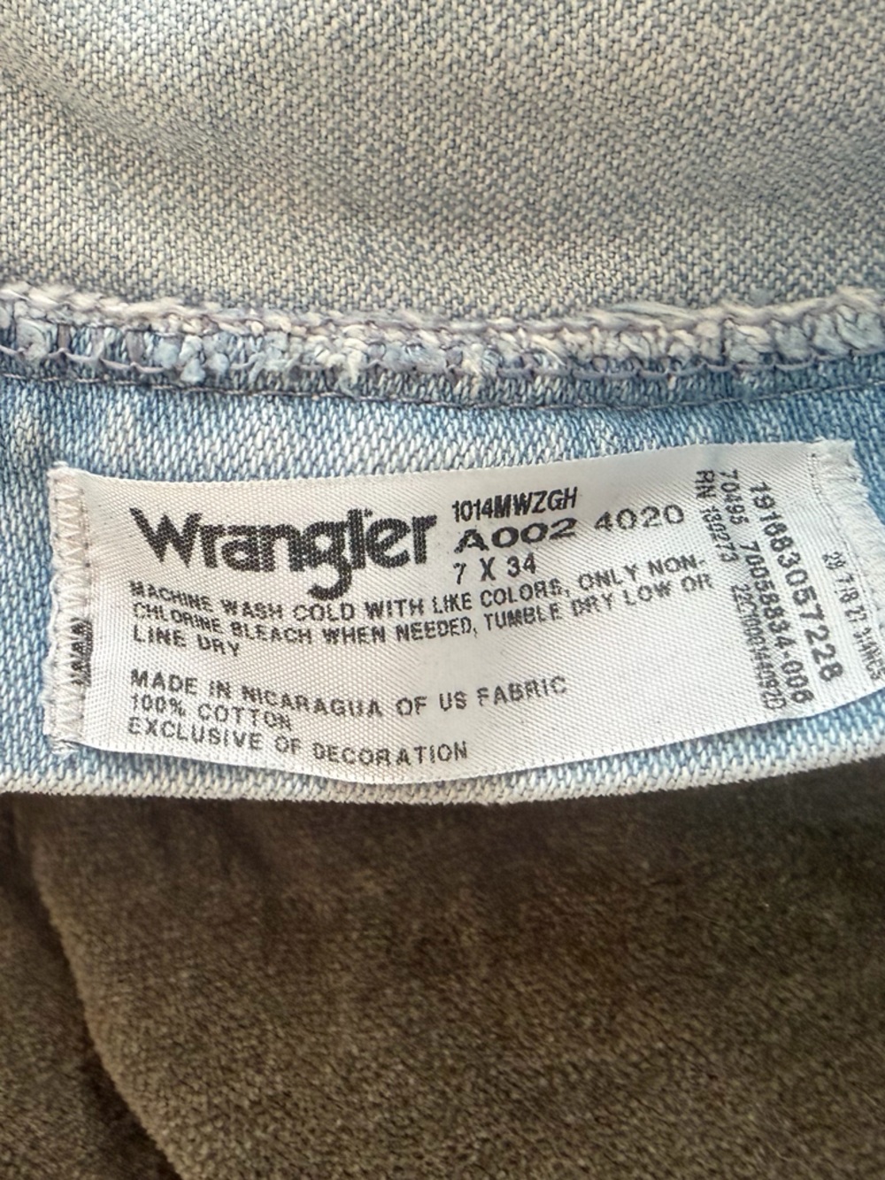 Wrangler Light Blue Relaxed Fit Men's Jeans - Picture 6 of 6